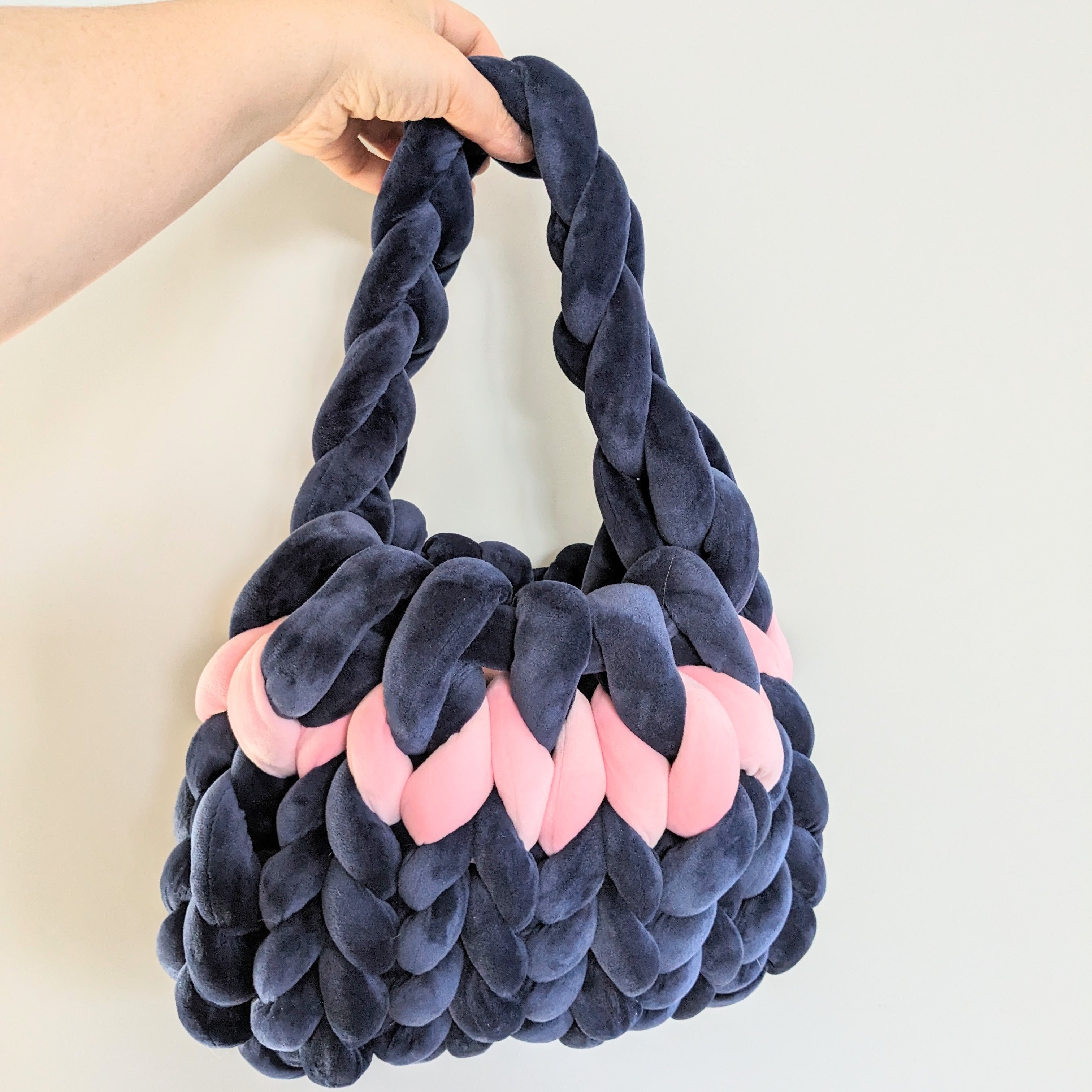 Velvet Hand Bag and Tote (Advanced Beginner) - Cambridge