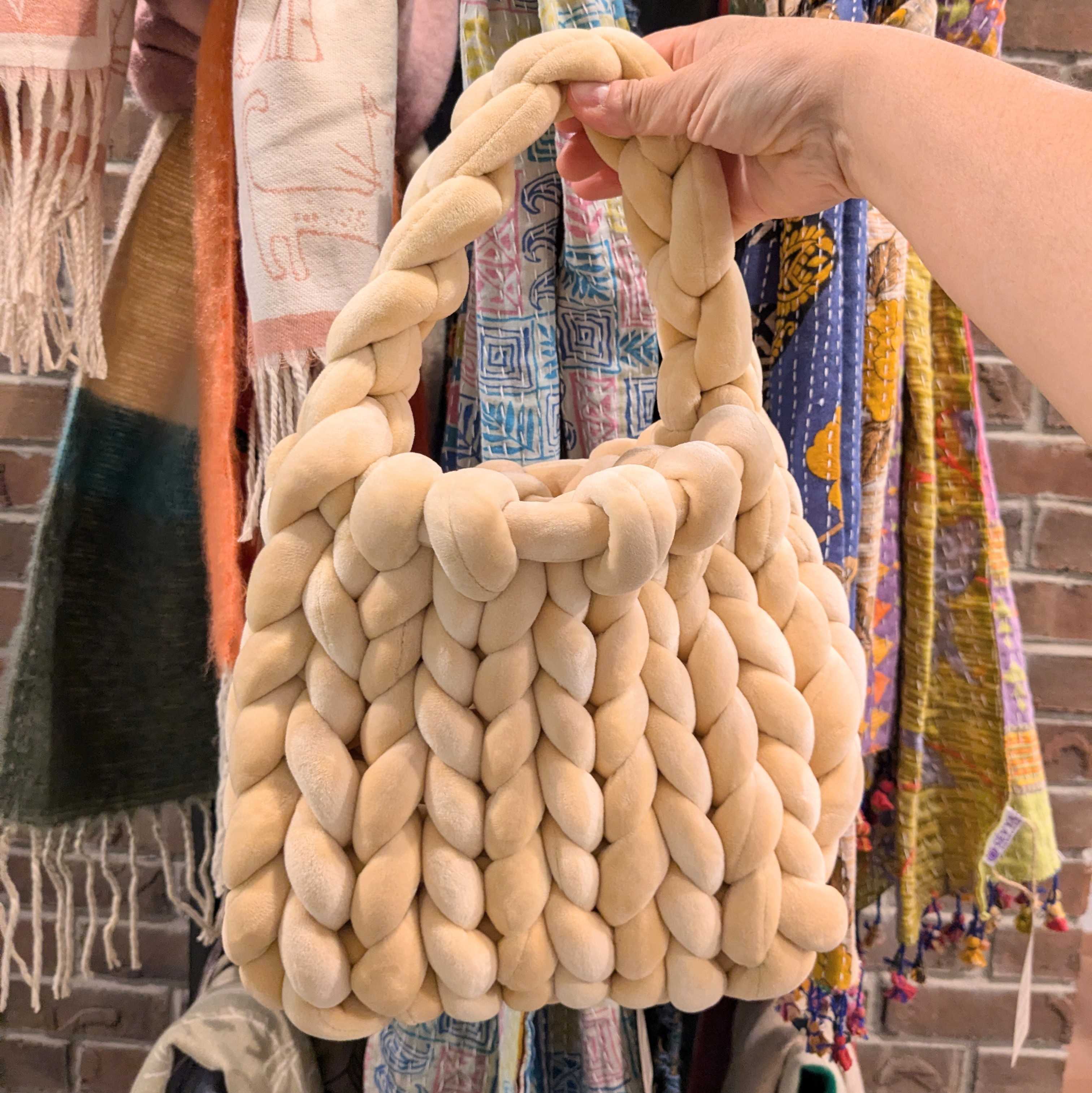 Velvet Hand Bag and Tote (Advanced Beginner) - Cambridge