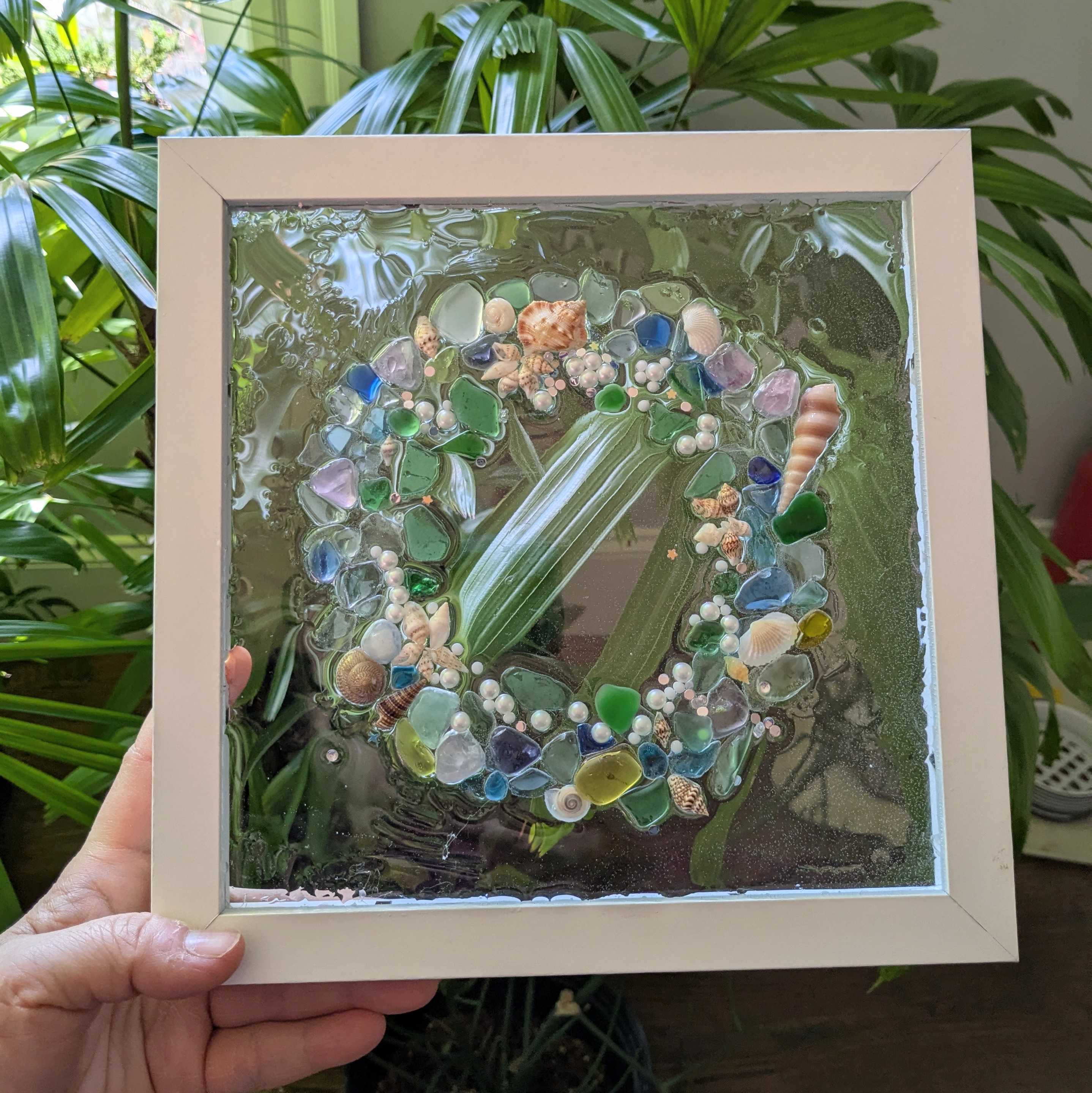Holiday Resin Sea Glass Wreath Frame (Cambridge)