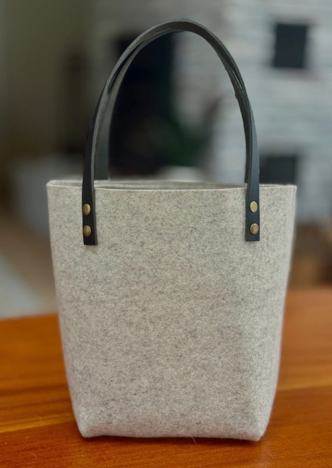 Beginner Needle Felted Tote Bag (Cambridge)