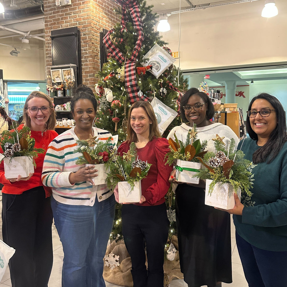 Holiday Centerpiece with Evergreen Foliage (Cambridge)