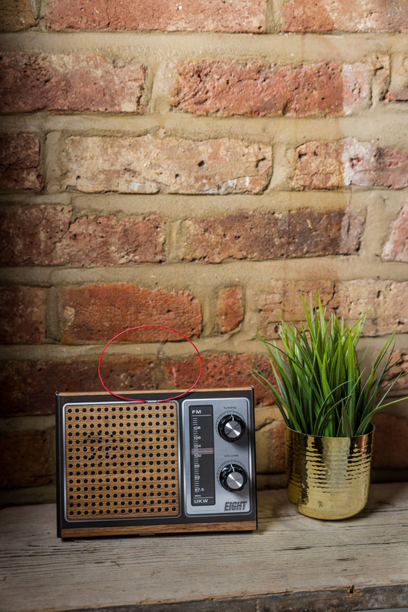 EIGHT Innovation Retro Radio