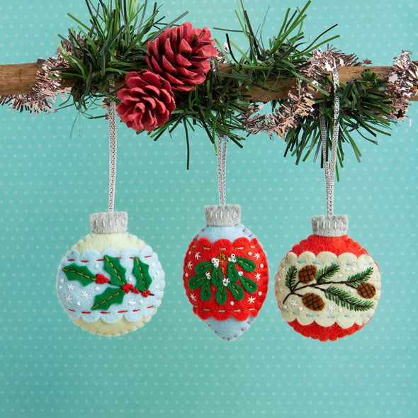 Christmas Baubles Felt Craft Kit